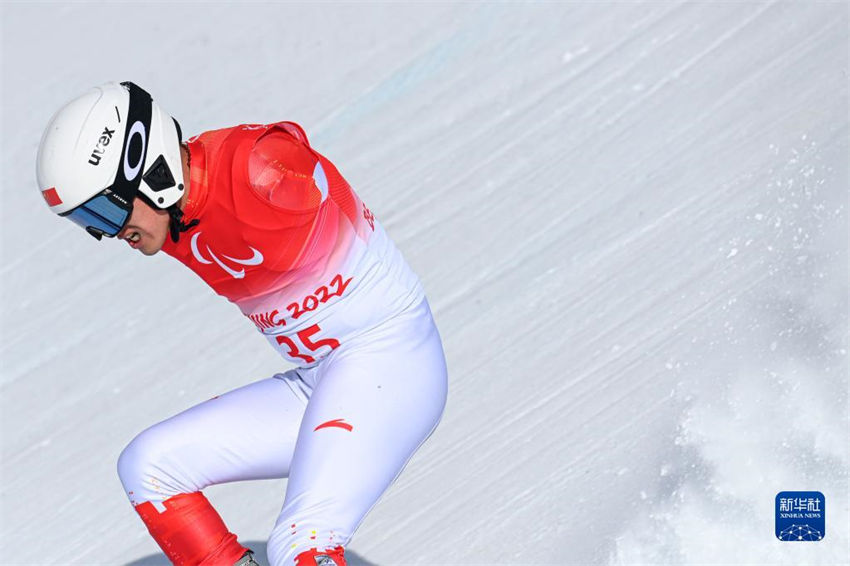 Liang Jingyi conquista ouro em super-G masculino de pé nos Jogos Paralímpicos de Inverno de 2022