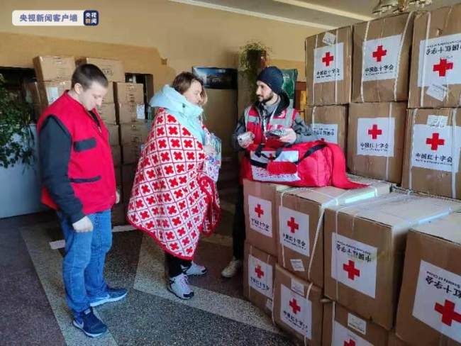 Ucrânia começa a distribuir suprimentos humanitários doados pela China