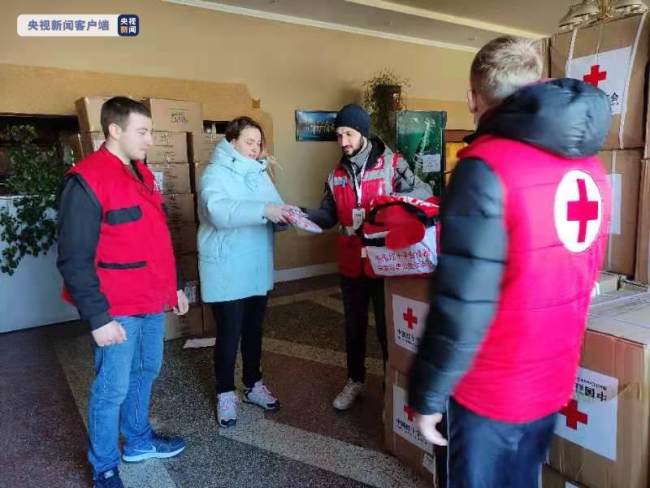 Ucrânia começa a distribuir suprimentos humanitários doados pela China