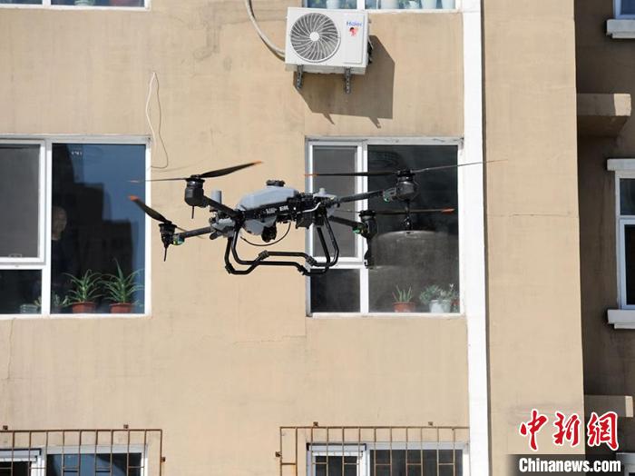 Changchun: desinfeção com drones ajudar a prevenir epidemias em áreas residenciais