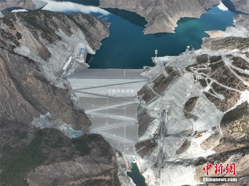 China: usina hidrelétrica mais alta entra em operação com altitude média de 3.000 metros