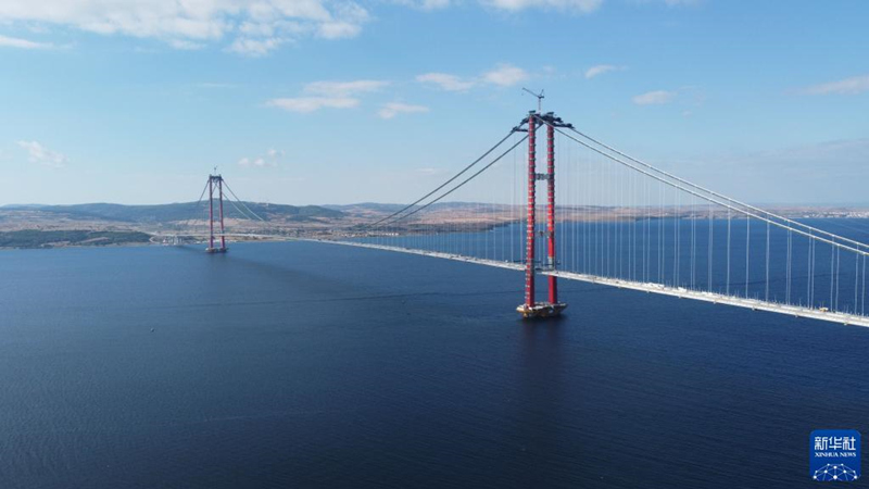 Turquia inaugura primeira ponte construída sobre Estreito de Dardanelos com participação da empreasa chinesa 