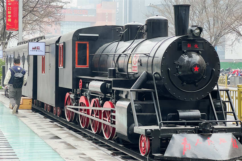 Galeria: modelo de trem a vapor em Zhengzhou atrai visitantes 