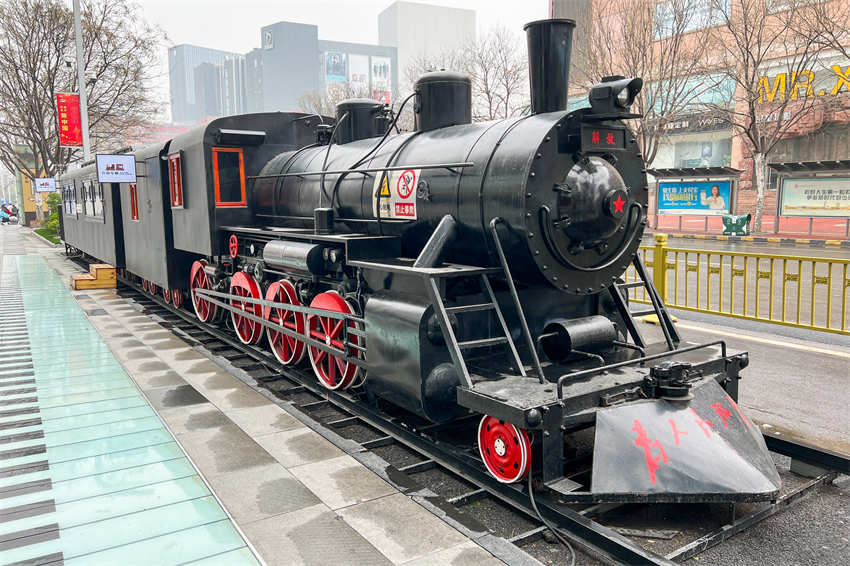 Galeria: modelo de trem a vapor em Zhengzhou atrai visitantes 