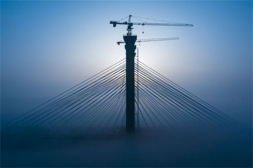 Nuvens envolvem ponte em Anhui