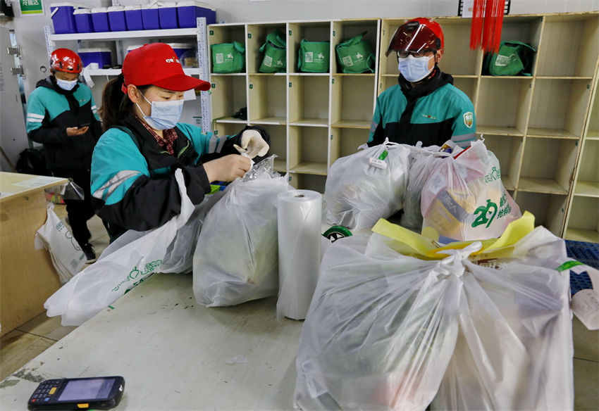 Shanghai protege subsistência dos residentes sob gerenciamento de fechamento 