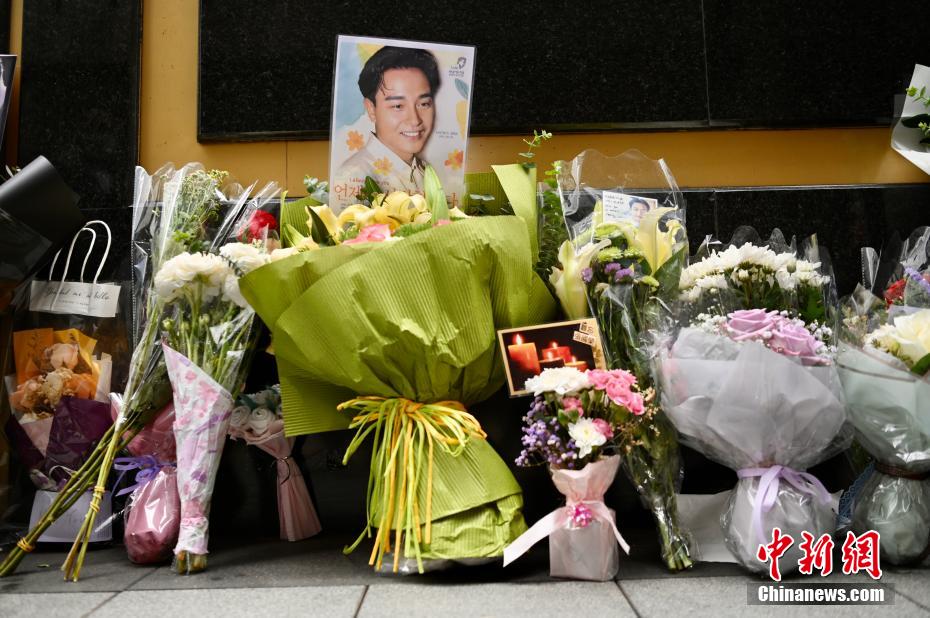 Homenagem a Leslie Cheung no 19º aniversário da sua morte