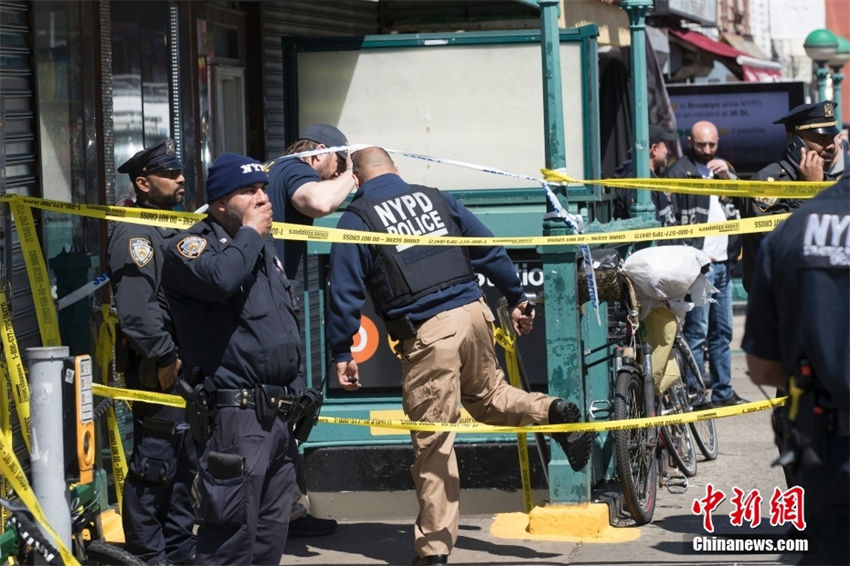 Ataque a tiros no metrô de Nova Iorque deixa pelo menos 29 feridos