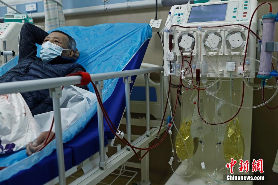 Centro Temporário de Hemodiálise em Shanghai oferece serviços de hemodiálise aos pacientes
