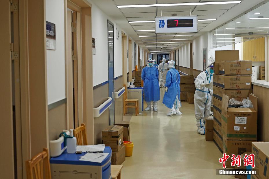 Centro Temporário de Hemodiálise em Shanghai oferece serviços de hemodiálise aos pacientes