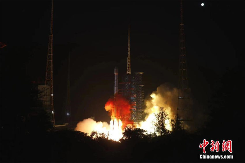 China lança satélite Zhongxing-6D