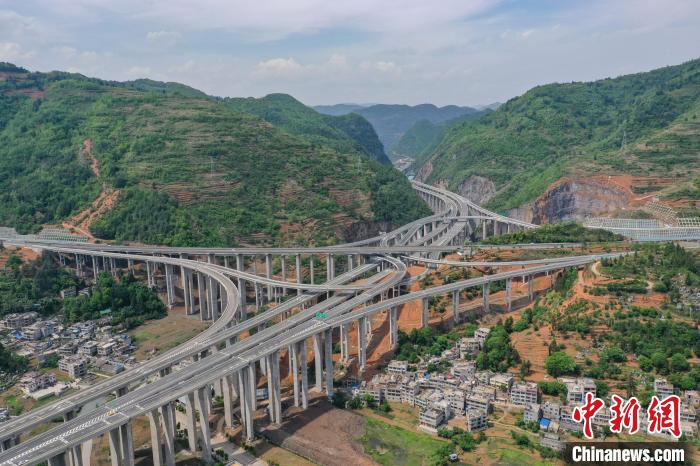 Guizhou: via expressa Hezhang-Liupanshui está aberta ao tráfego