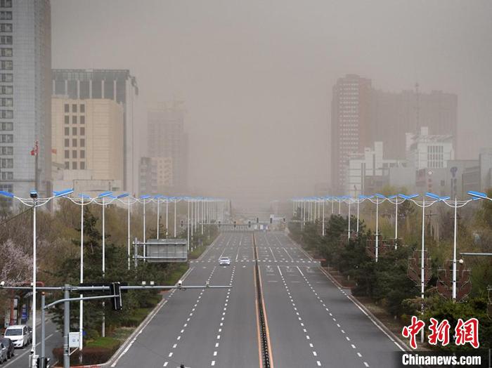 Tempestade de areia atinge nordeste da China