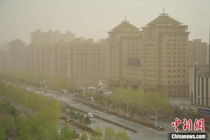 Tempestade de areia atinge nordeste da China