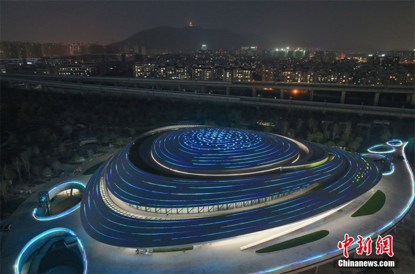 Galeria: vista noturna do local de esportes eletrônicos dos Jogos Asiáticos de Hangzhou 2022