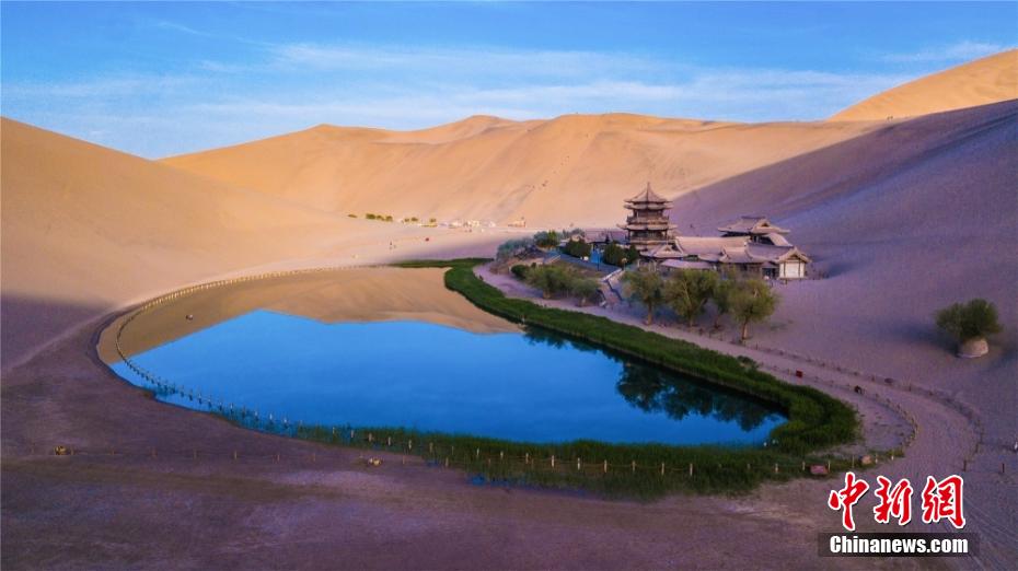 Gansu: ecologia do deserto melhora com subida do nível das águas no lago Crescente