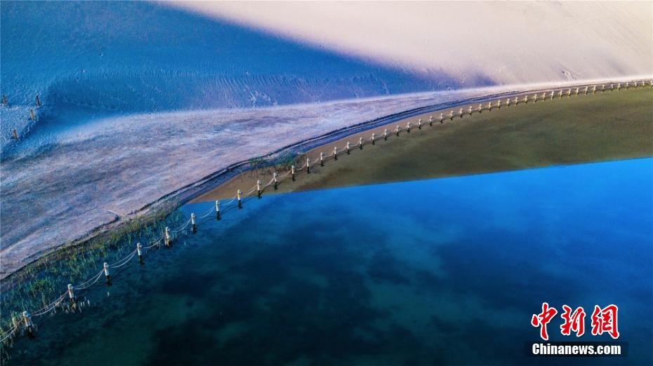 Gansu: ecologia do deserto melhora com subida do nível das águas no lago Crescente
