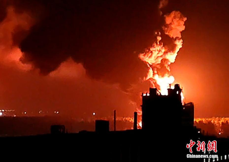 Rússia: um incêndio eclodiu em um depósito de petróleo em Bryansk