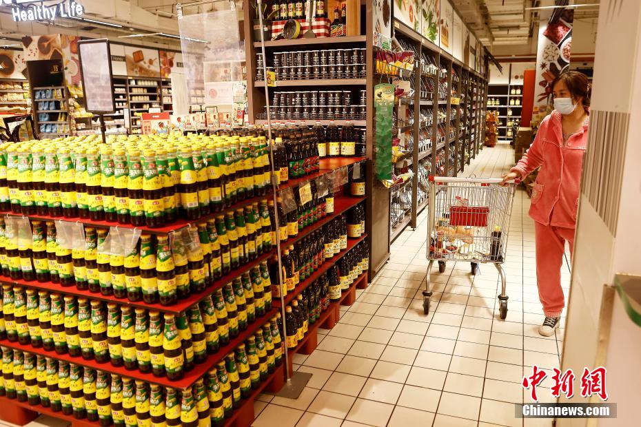 Shanghai: lojas e supermercados retomam operações gradualmente