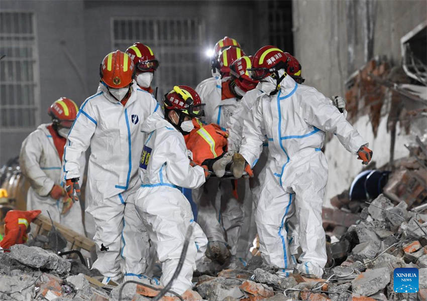 China: número de mortes em desabamento de prédio em Changsha sobe para 26