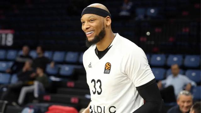 Ex-jogador de basquete da NBA Adreian Payne morre baleado aos 31 anos -  Quem