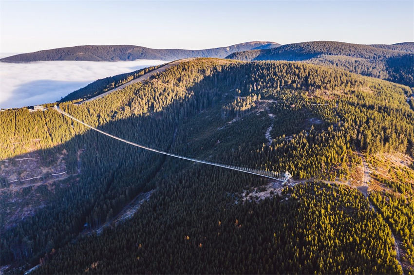 República Tcheca: mais longa ponte suspensa do mundo é concluída com 721m de comprimento