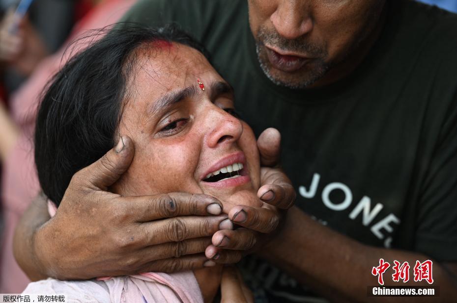 Índia: sobe para 27 o número de mortes em incêndio em prédio na capital indiana