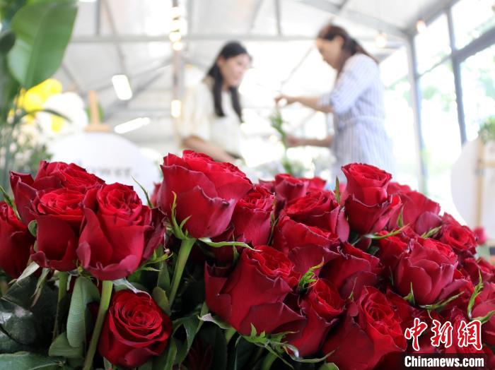 Dia dos Namorados na Internet: mercado de flores está movimentado