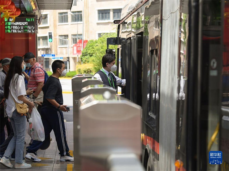 Shanghai retoma circulação dos transportes públicos