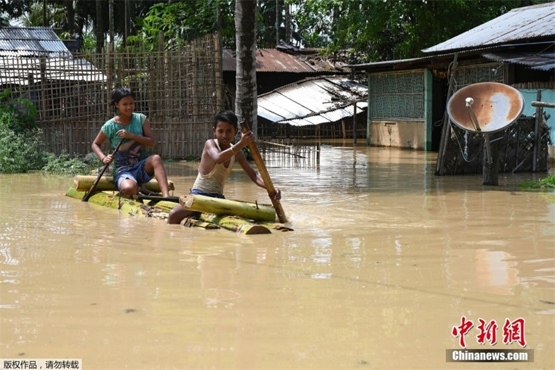 Índia: inundações causam mais de 800 mil desabrigados no estado de Assam