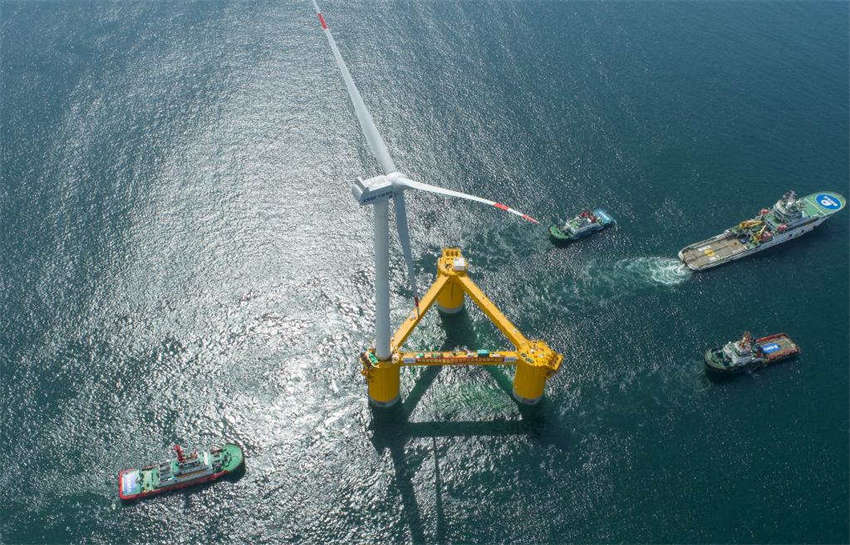 Primeira turbina eólica flutuante de alto mar da China 