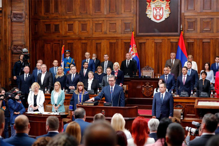 Vucic da Sérvia é empossado para segundo mandato presidencial