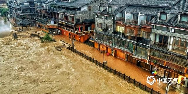 Hunan: antiga cidade de Fenghuang sofre fortes chuvas