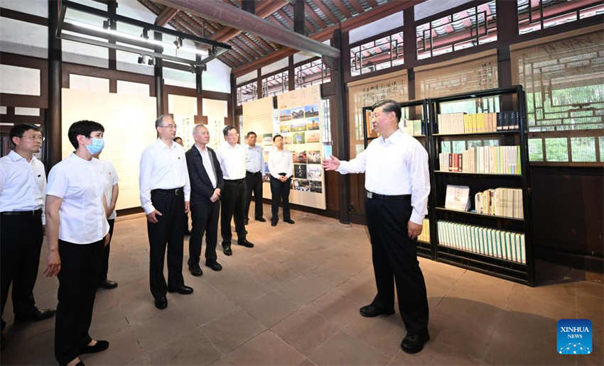 Xi Jinping inspeciona cidade de Meishan, sudoeste da China