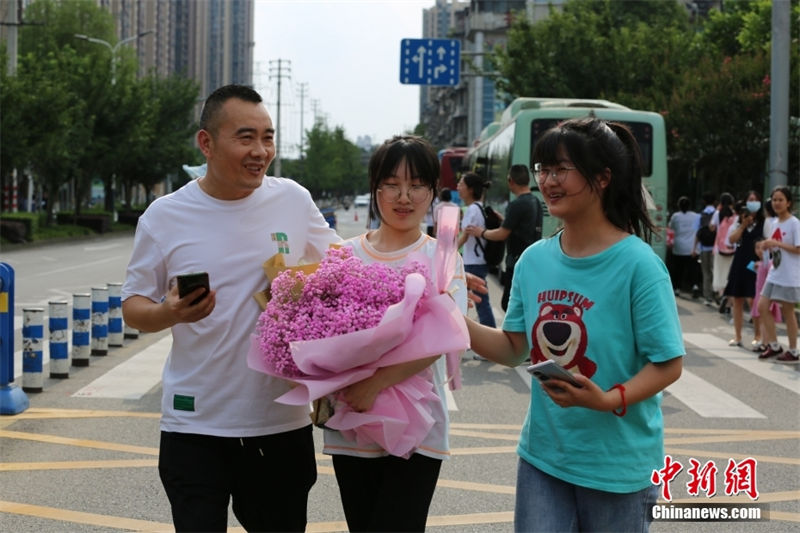 Vestibular nacional é concluído em várias partes da China