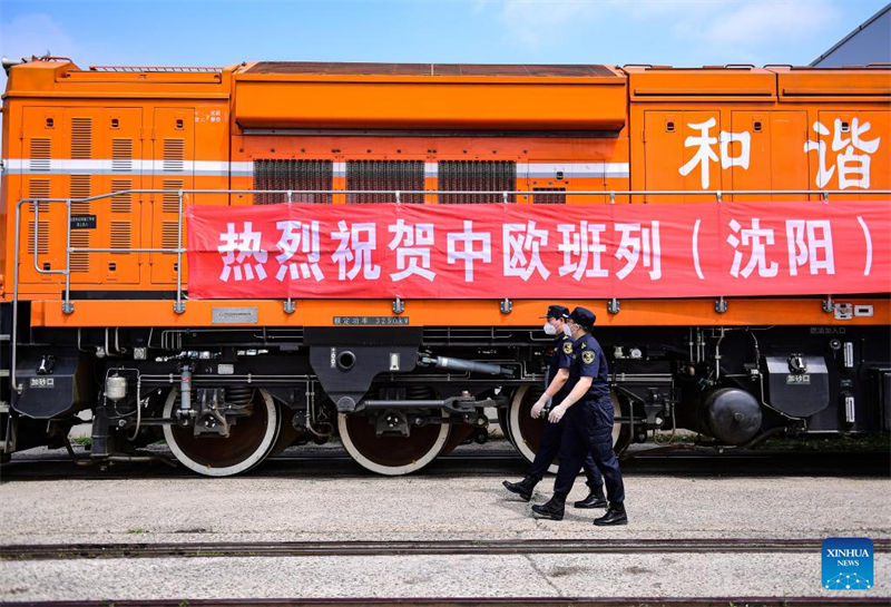 Estação Ferroviária Leste de Shenyang recebe partida do 100º trem de carga China-Europa 