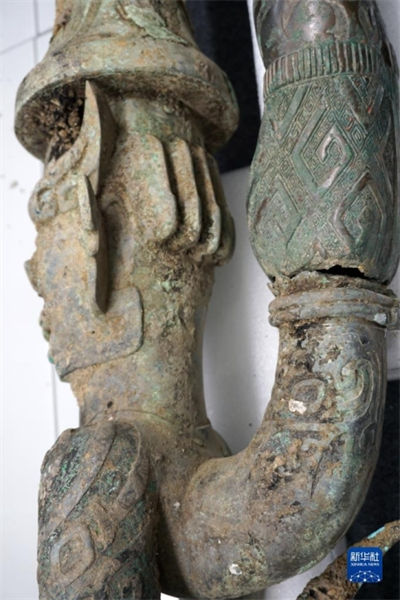 Antigos restos de esculturas reunidas após 3.000 anos