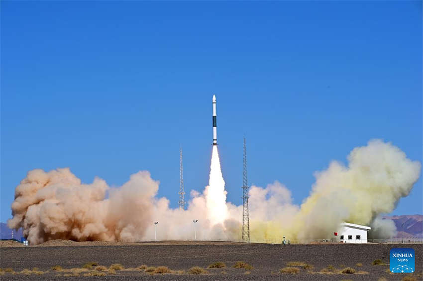 China lança novo satélite de teste