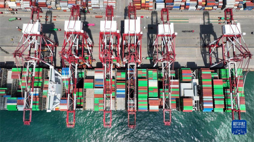 Porto de Qingdao registra aumento do volume de mercadorias transacionadas com países do BRICS