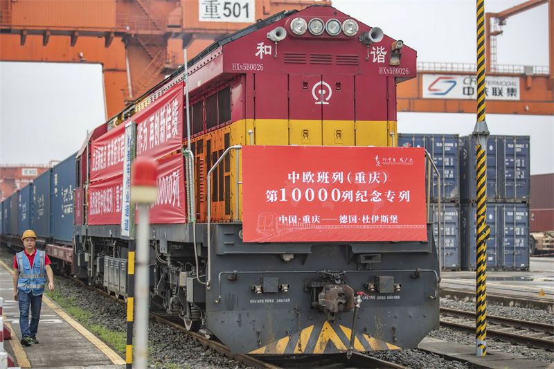 China: primeira ferrovia de mercadorias China-Europa supera marca das 10.000 viagens