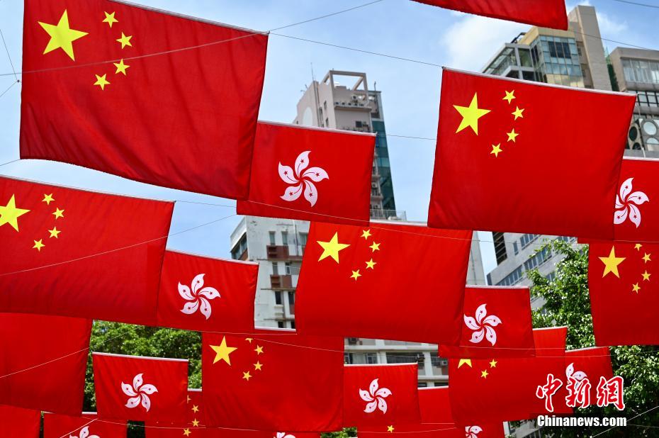 Galeria: Hong Kong imersa na atmosfera do retorno à pátria