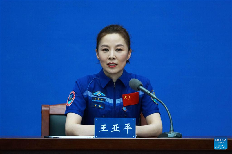 China: astronautas da missão Shenzhou-13 prestam declarações à imprensa após quarentena e recuperação