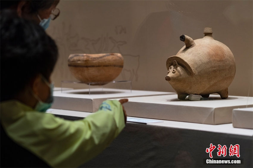 Antigos artefatos sírios são exibidos na Biblioteca Nacional da China