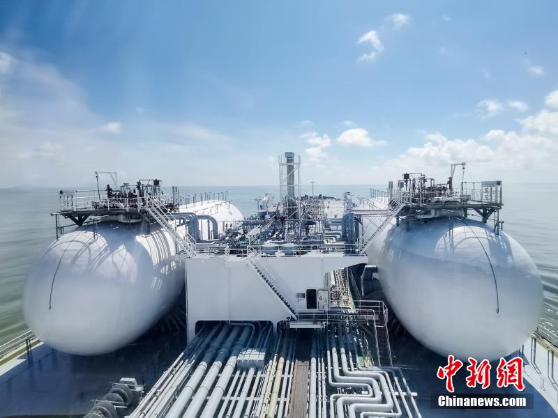 Primeiro petroleiro a bicombustível Suezmax de GNL entregue em Guangzhou