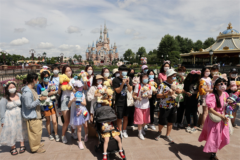 Disneylândia de Shanghai reabre após fechamento causado por COVID-19