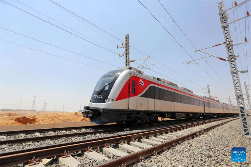 VLT construído por empresas chinesas e egípcias inicia teste no Egito