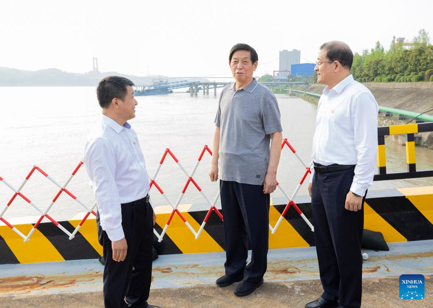 Chefe do Legislativo chinês enfatiza restauração ambiental do rio Yangtzé