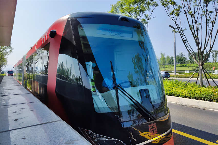 Trem inteligente estreia em Chengdu