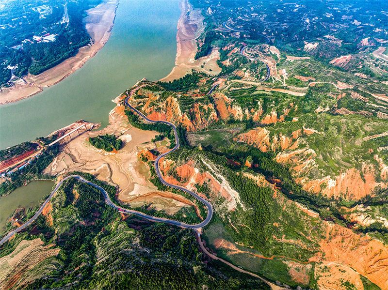 Shanxi: paisagem pitoresca nas margens do rio Amarelo 