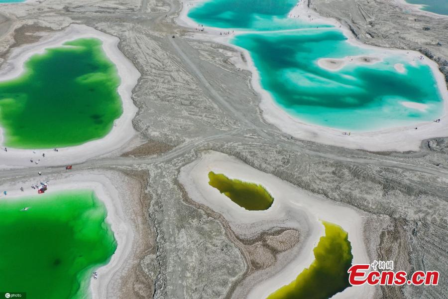 Cenário deslumbrante do lago de Dachaidan em Qinghai